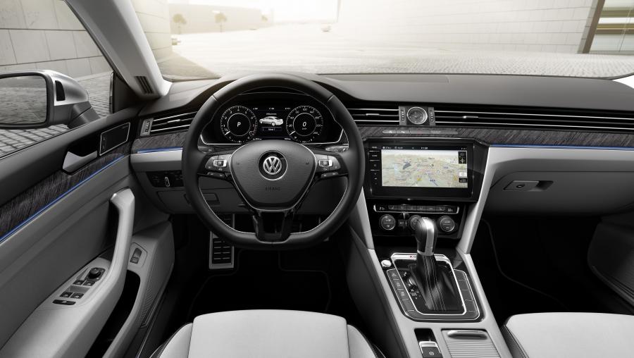 Торпедо Volkswagen Arteon Elegance 2017 года  (WW) (фото 54 из 70)